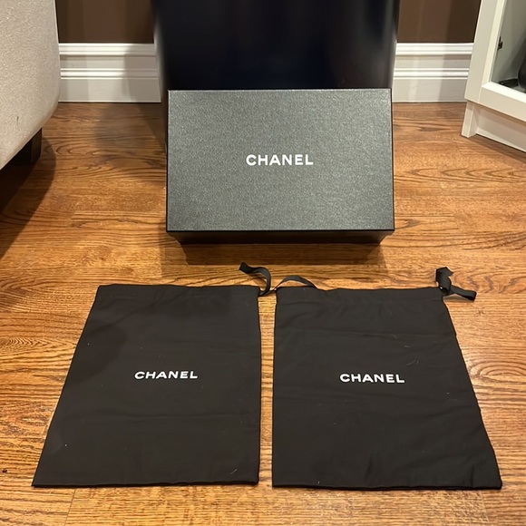 👟 CHANEL Sneakers 👟 - Picture 4 of 10